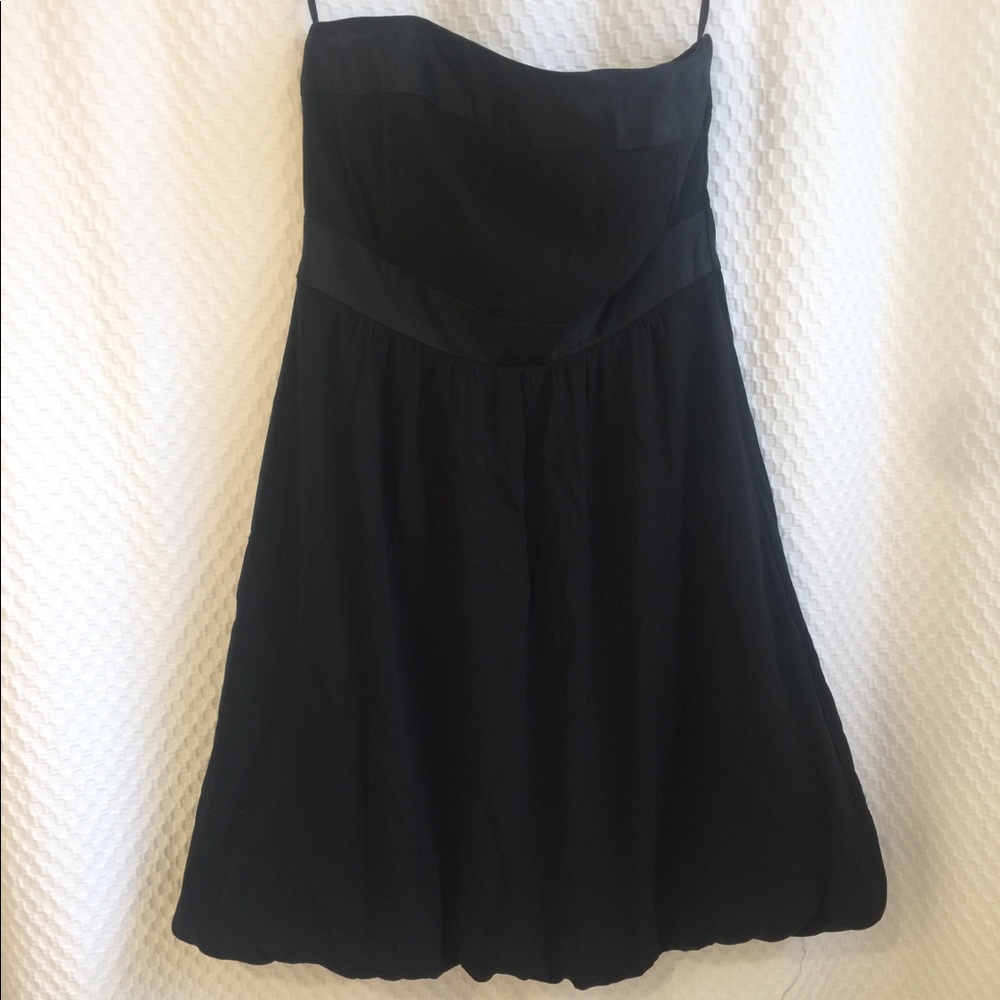 Size 6 white house black market black dress. #196